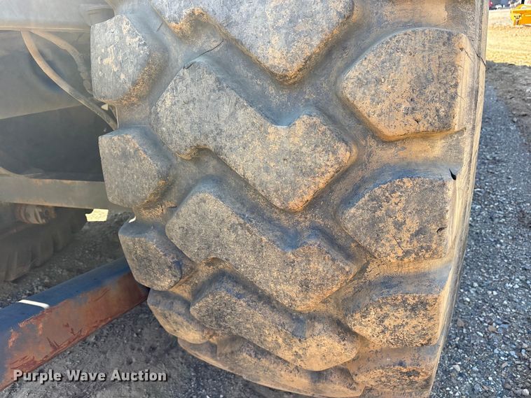 image for item ET7237 1986 Caterpillar 621B conventional scraper 