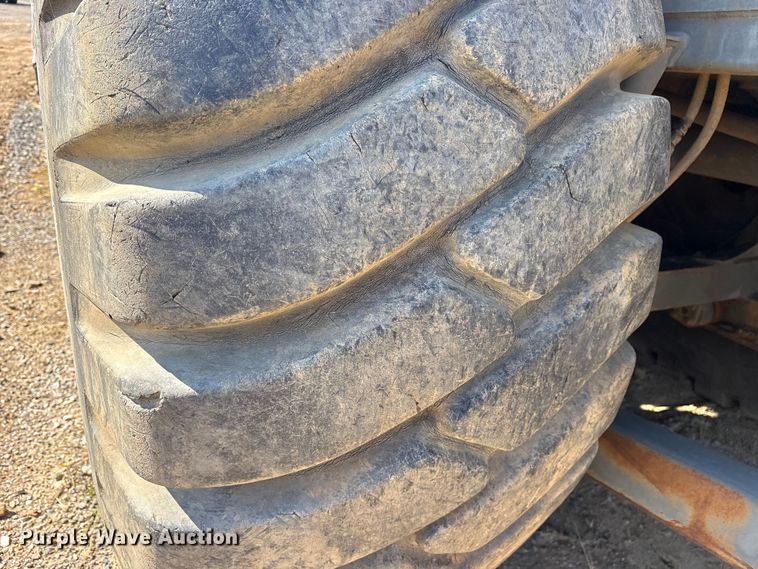 image for item ET7237 1986 Caterpillar 621B conventional scraper 