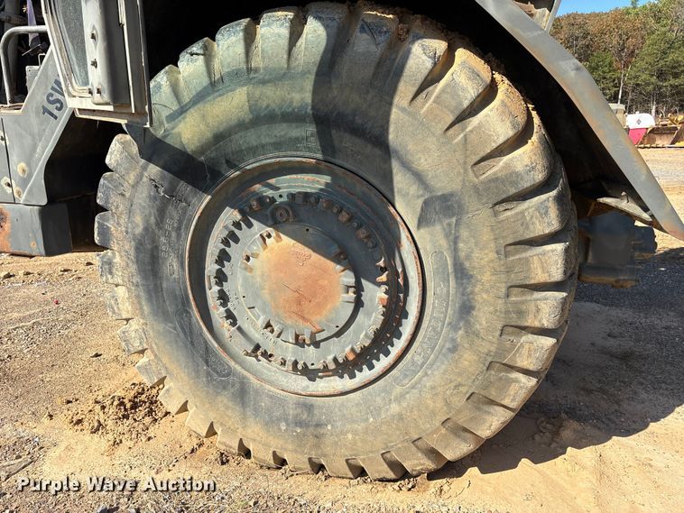 image for item ET7237 1986 Caterpillar 621B conventional scraper 