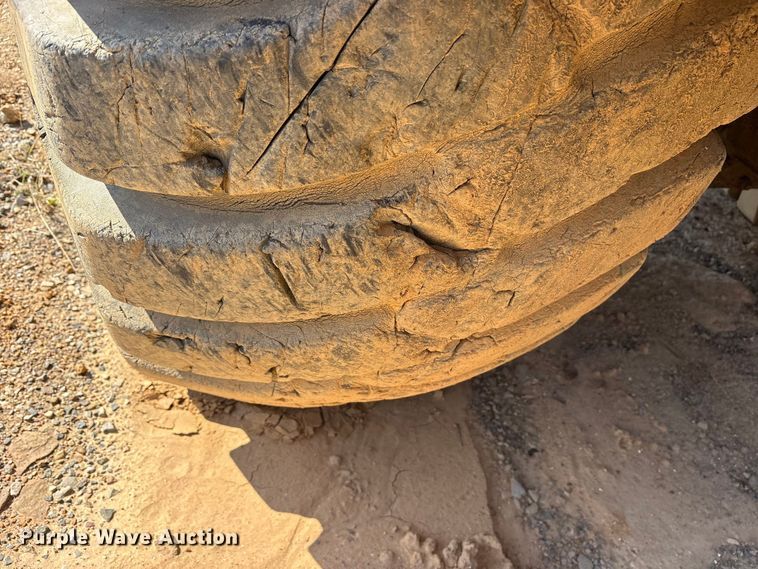 image for item ET7237 1986 Caterpillar 621B conventional scraper 