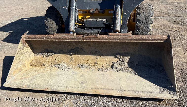 image for item ET7243 2019 John Deere 332G skid steer loader