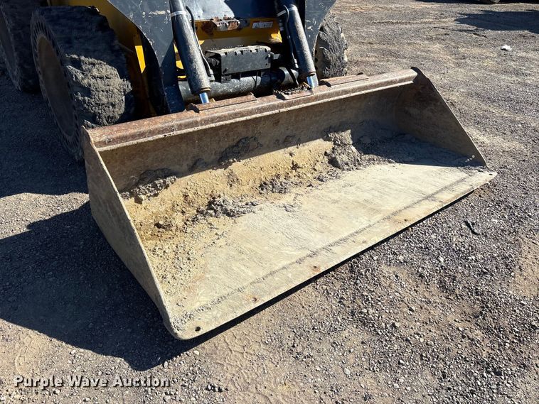 image for item ET7243 2019 John Deere 332G skid steer loader