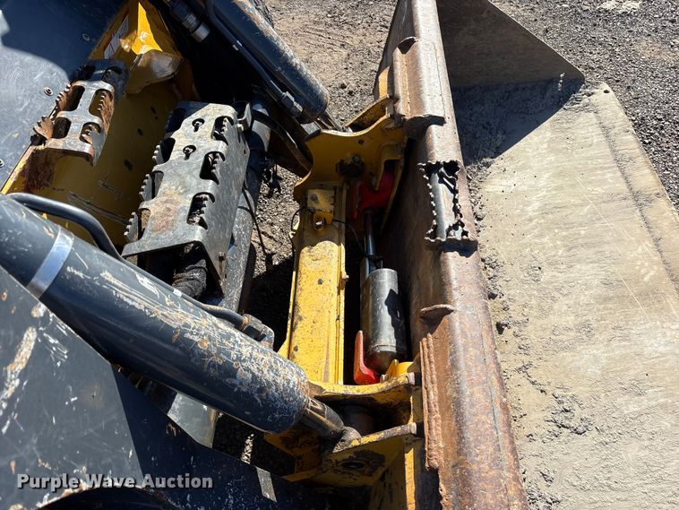 image for item ET7243 2019 John Deere 332G skid steer loader