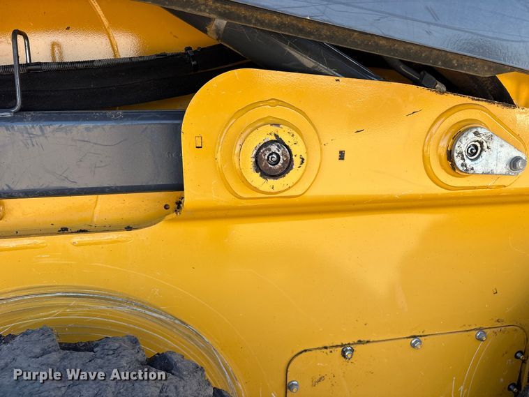 image for item ET7243 2019 John Deere 332G skid steer loader