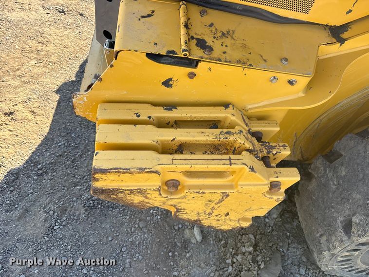 image for item ET7243 2019 John Deere 332G skid steer loader