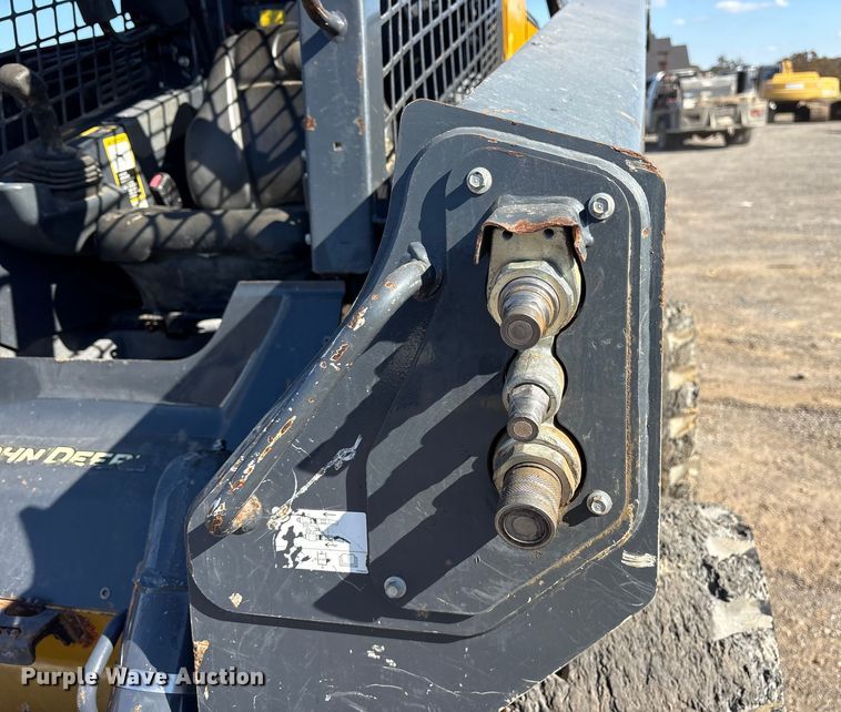 image for item ET7243 2019 John Deere 332G skid steer loader