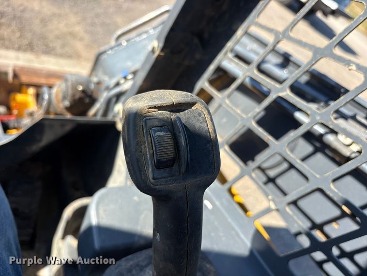 image for item ET7243 2019 John Deere 332G skid steer loader