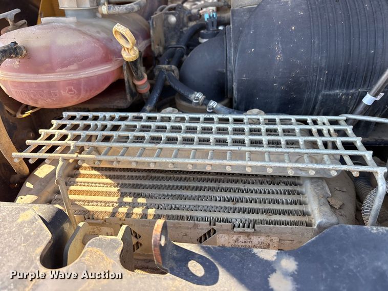 image for item ET7243 2019 John Deere 332G skid steer loader