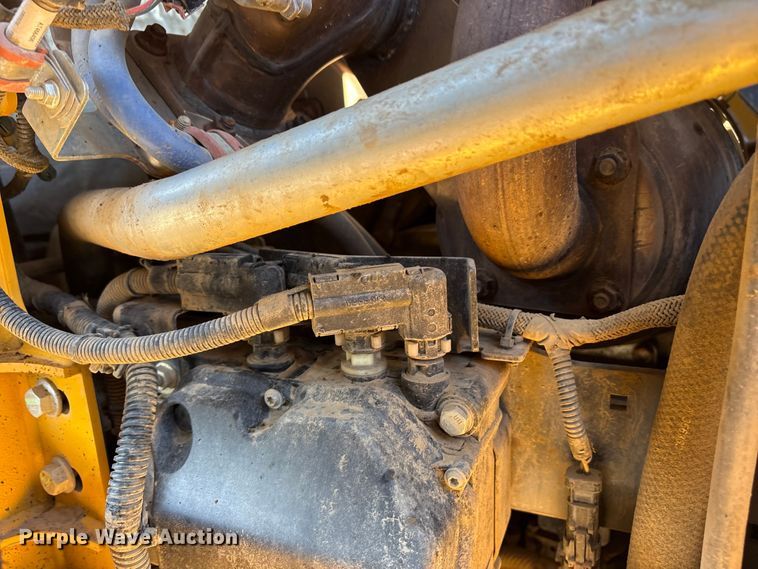 image for item ET7243 2019 John Deere 332G skid steer loader