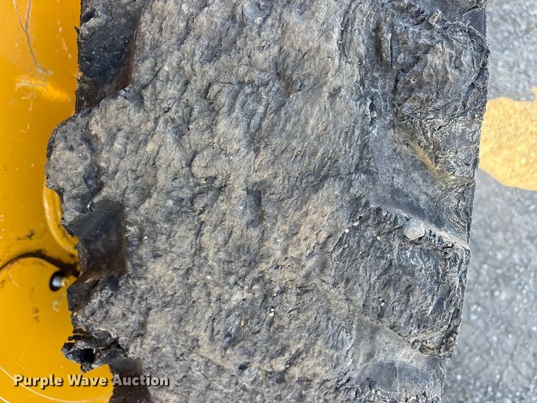 image for item ET7243 2019 John Deere 332G skid steer loader