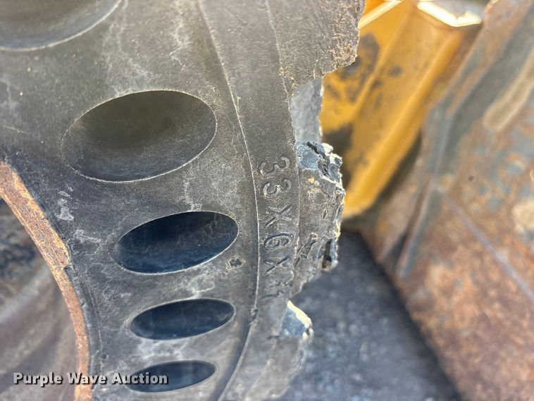 image for item ET7243 2019 John Deere 332G skid steer loader