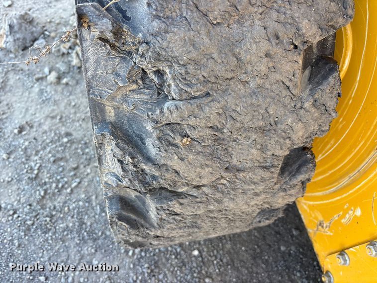 image for item ET7243 2019 John Deere 332G skid steer loader