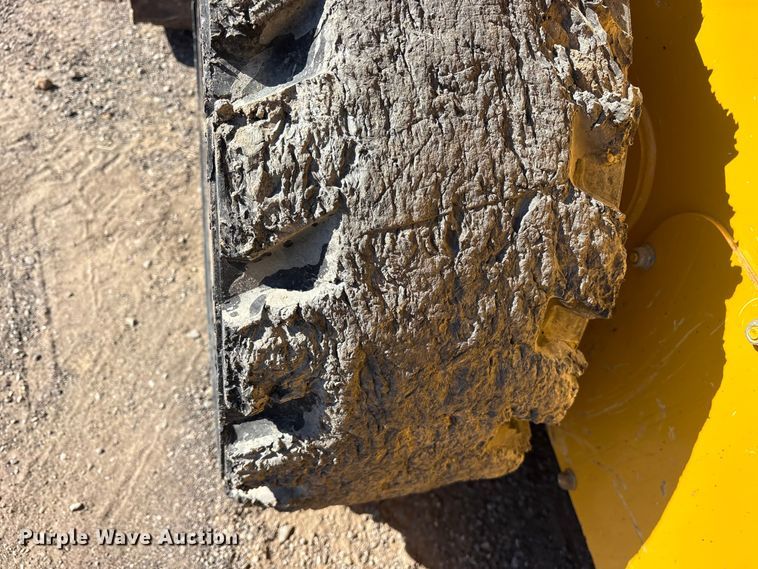 image for item ET7243 2019 John Deere 332G skid steer loader