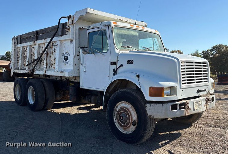 image for item ET7245 1991 International F-4900 dump truck