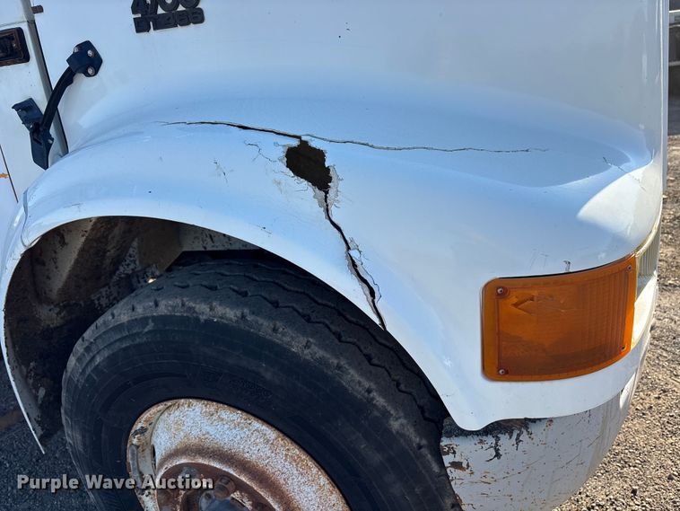 image for item ET7245 1991 International F-4900 dump truck