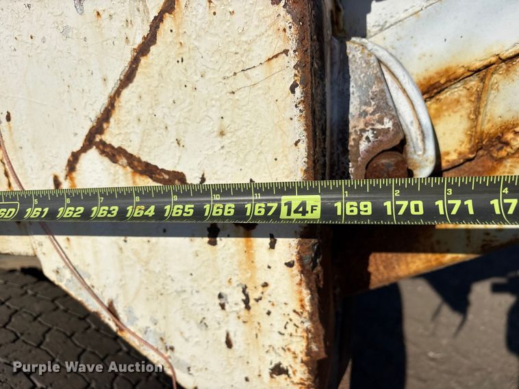 image for item ET7245 1991 International F-4900 dump truck