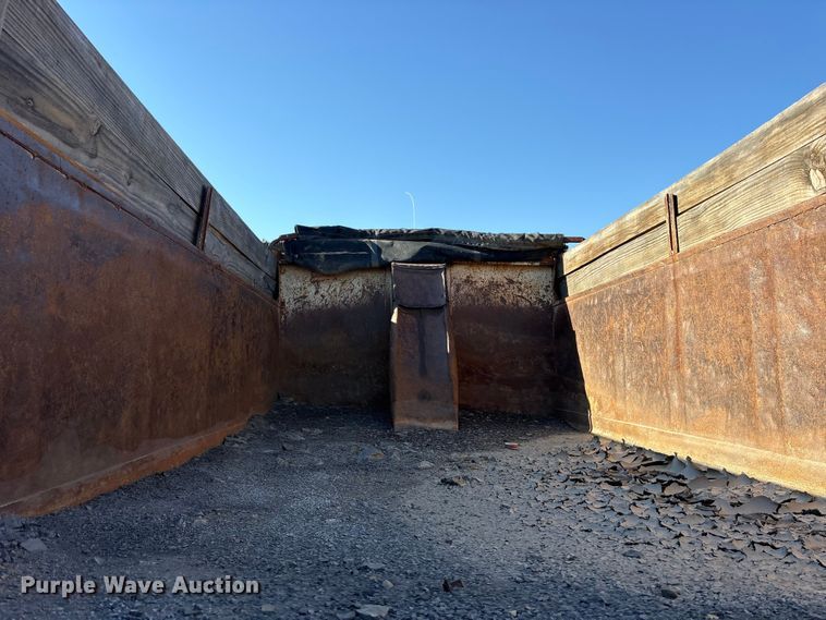 image for item ET7245 1991 International F-4900 dump truck