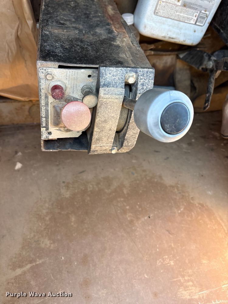 image for item ET7245 1991 International F-4900 dump truck