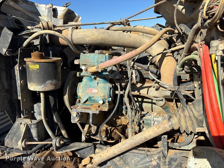 image for item ET7245 1991 International F-4900 dump truck