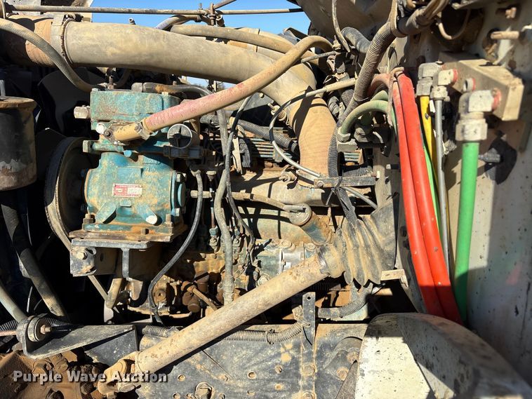 image for item ET7245 1991 International F-4900 dump truck