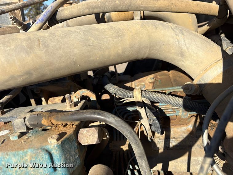 image for item ET7245 1991 International F-4900 dump truck