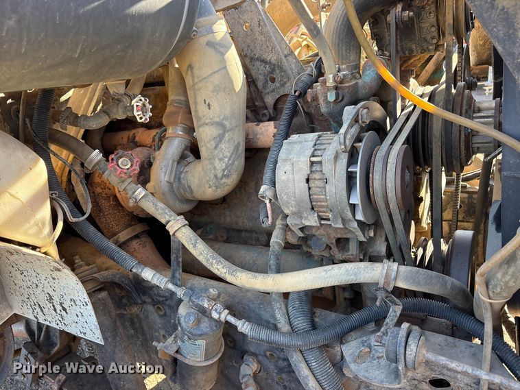 image for item ET7245 1991 International F-4900 dump truck