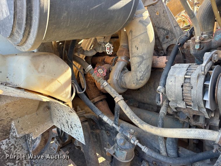 image for item ET7245 1991 International F-4900 dump truck