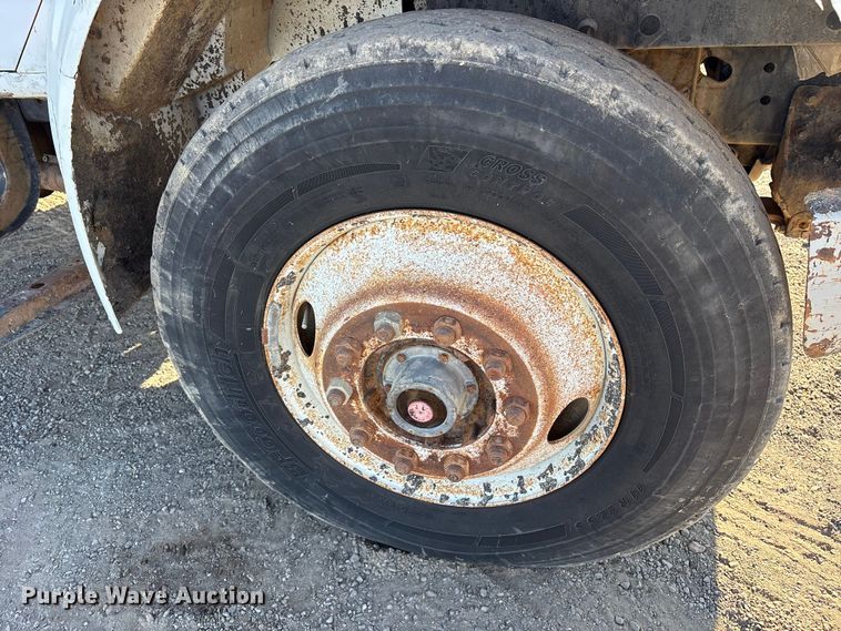 image for item ET7245 1991 International F-4900 dump truck