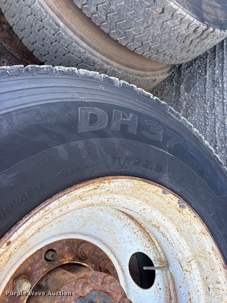 image for item ET7245 1991 International F-4900 dump truck