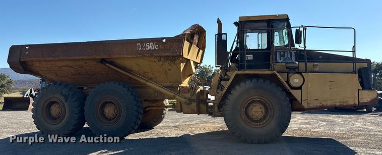 image for item ET7250 1997 Caterpillar D250E articulated haul truck