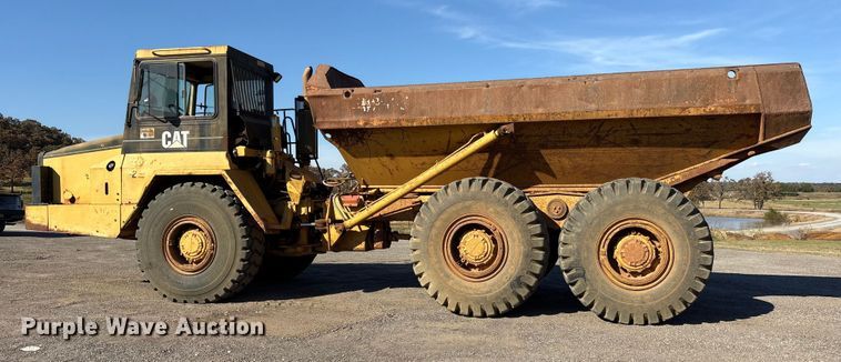 image for item ET7250 1997 Caterpillar D250E articulated haul truck