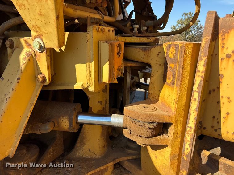 image for item ET7250 1997 Caterpillar D250E articulated haul truck