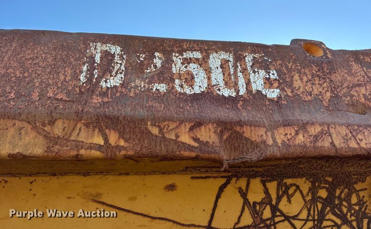 image for item ET7250 1997 Caterpillar D250E articulated haul truck