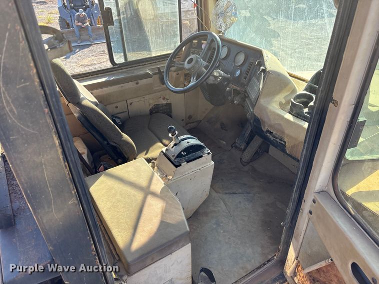 image for item ET7250 1997 Caterpillar D250E articulated haul truck