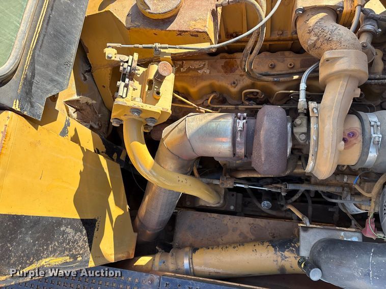 image for item ET7250 1997 Caterpillar D250E articulated haul truck