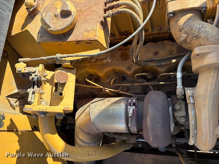 image for item ET7250 1997 Caterpillar D250E articulated haul truck