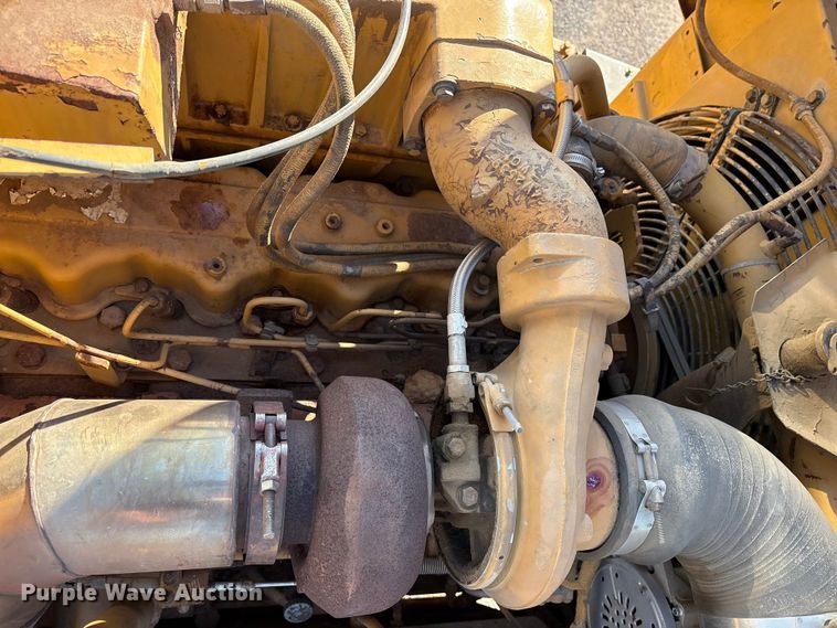 image for item ET7250 1997 Caterpillar D250E articulated haul truck