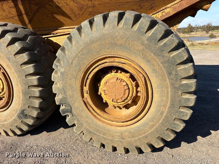 image for item ET7250 1997 Caterpillar D250E articulated haul truck