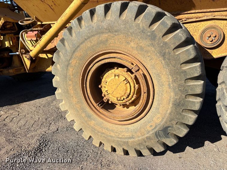 image for item ET7250 1997 Caterpillar D250E articulated haul truck