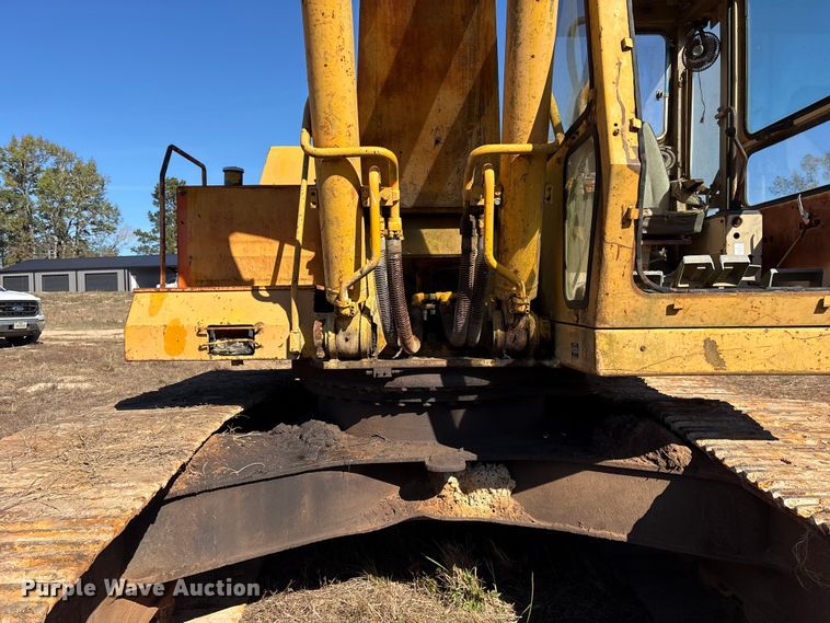 image for item ET7279 1986 John Deere 790 excavator