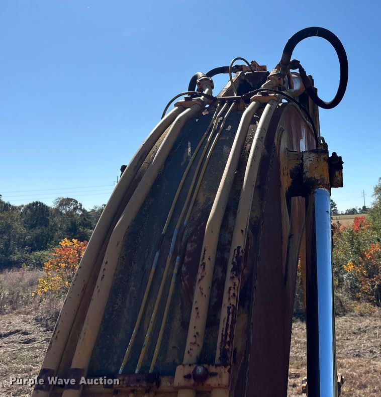 image for item ET7279 1986 John Deere 790 excavator