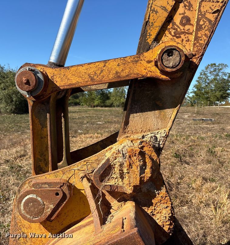 image for item ET7279 1986 John Deere 790 excavator