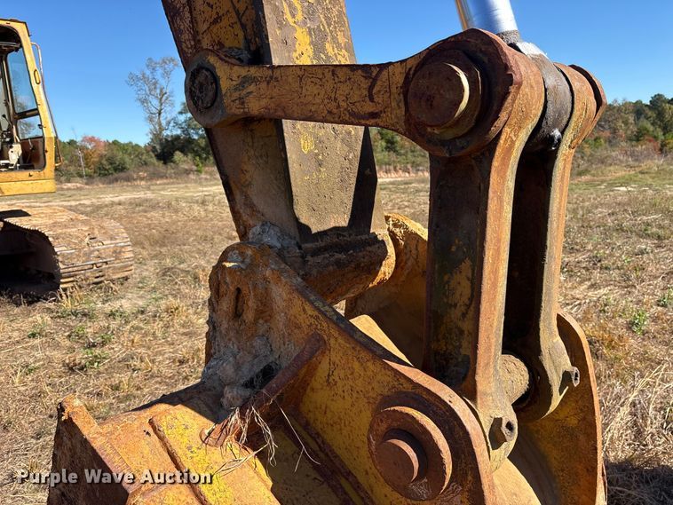 image for item ET7279 1986 John Deere 790 excavator