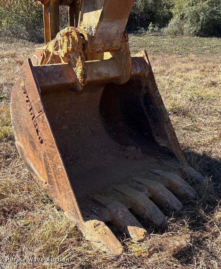 image for item ET7279 1986 John Deere 790 excavator