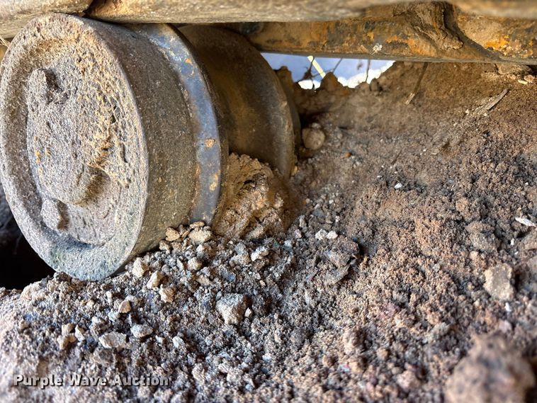 image for item ET7279 1986 John Deere 790 excavator