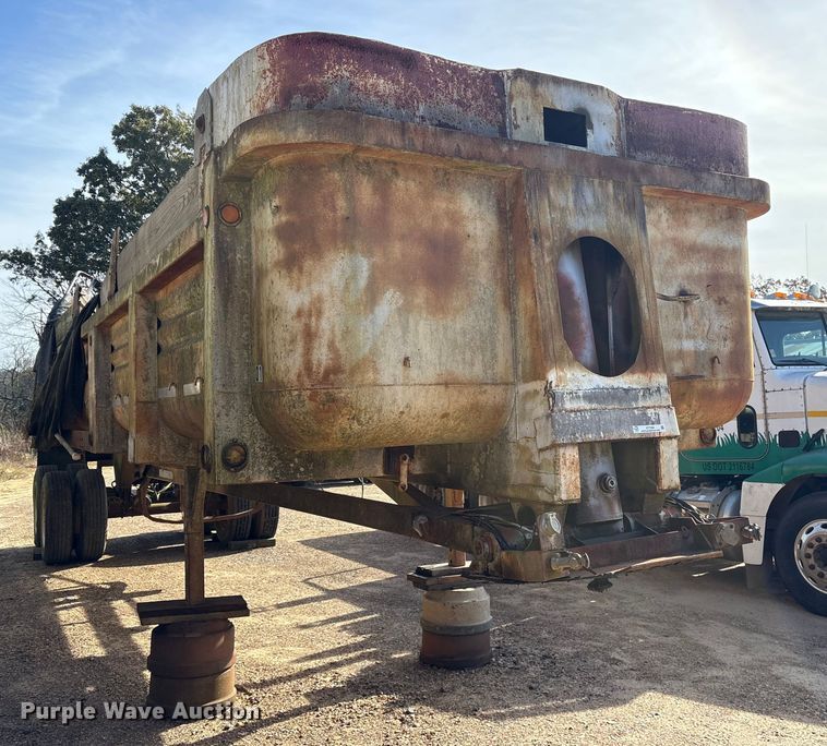 image for item ET7289 1985 Clement LW3224BT end dump trailer