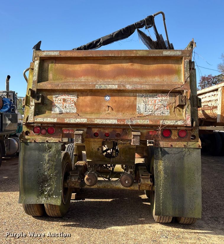 image for item ET7289 1985 Clement LW3224BT end dump trailer