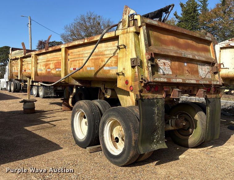 image for item ET7289 1985 Clement LW3224BT end dump trailer