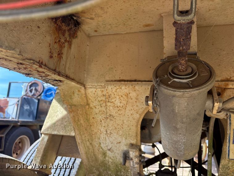 image for item ET7289 1985 Clement LW3224BT end dump trailer