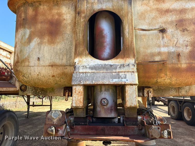 image for item ET7289 1985 Clement LW3224BT end dump trailer